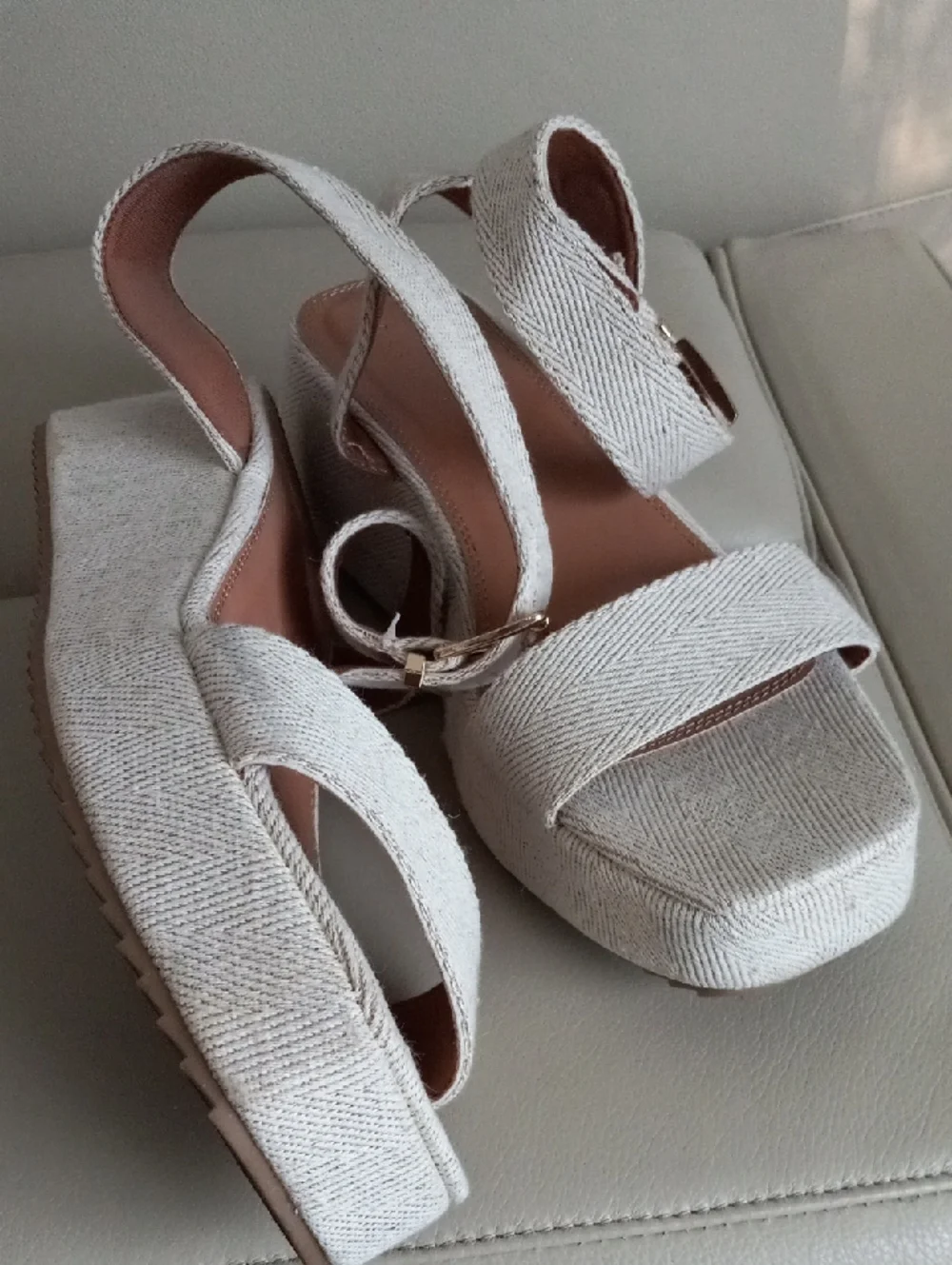 ASOS Tati Cream Textured Platform Ankle-Strap Sandals Size 7
